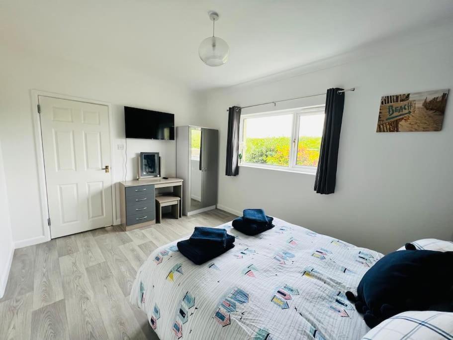 2 Bedroom Holiday Home In The Heart Of West Wales سانت كليرز المظهر الخارجي الصورة
