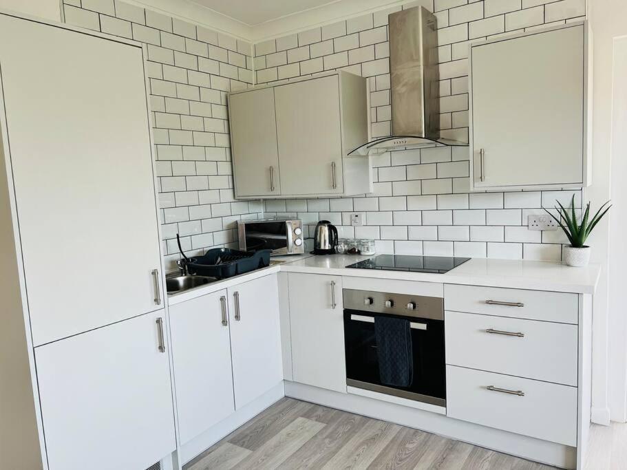 2 Bedroom Holiday Home In The Heart Of West Wales سانت كليرز المظهر الخارجي الصورة
