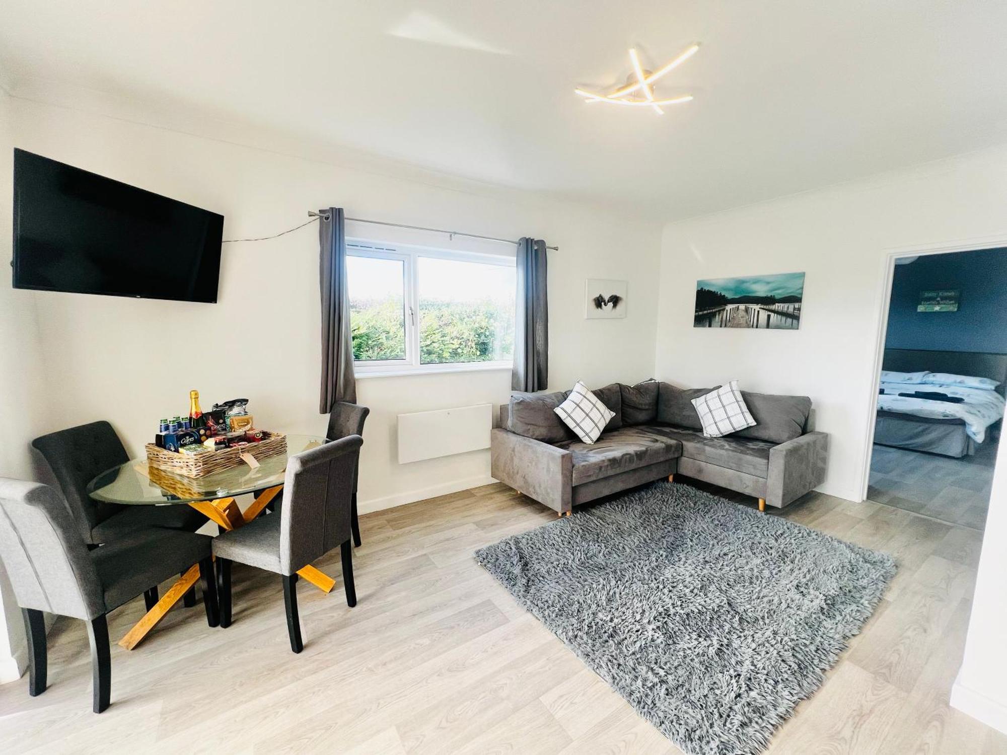 2 Bedroom Holiday Home In The Heart Of West Wales سانت كليرز المظهر الخارجي الصورة